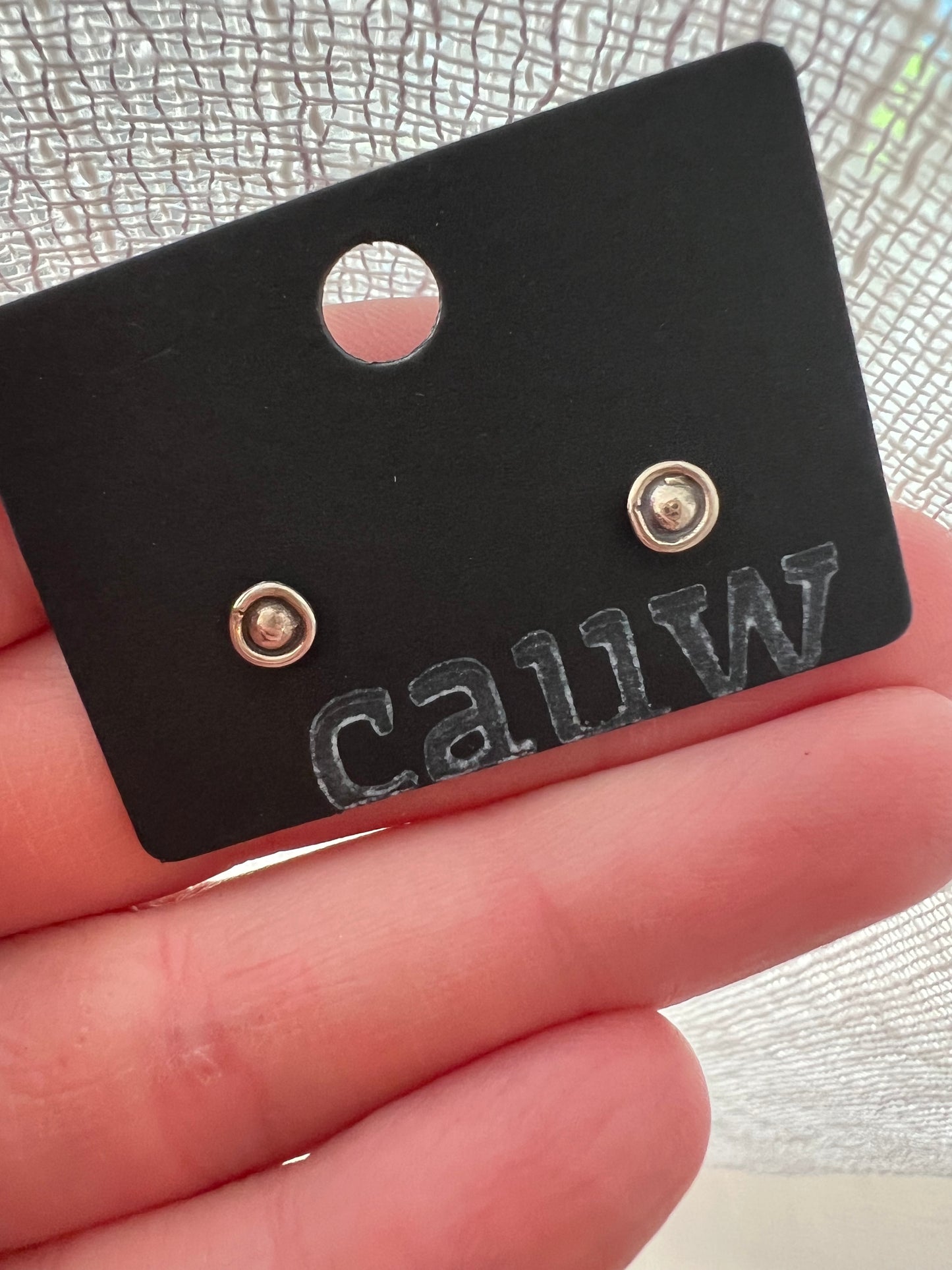 dainty stud earrings