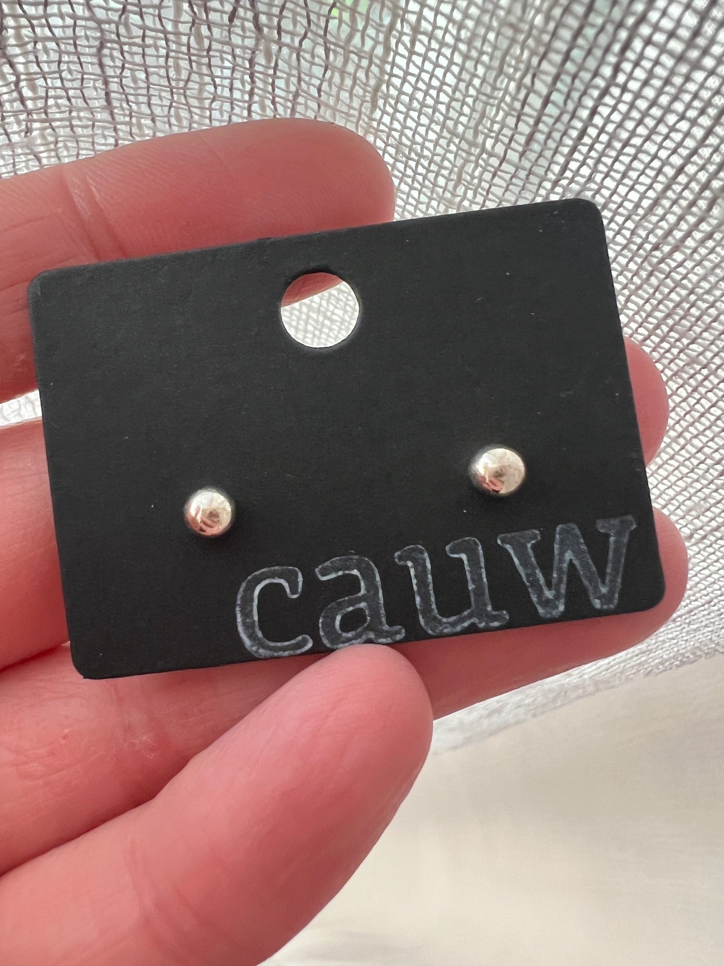 dainty stud earrings