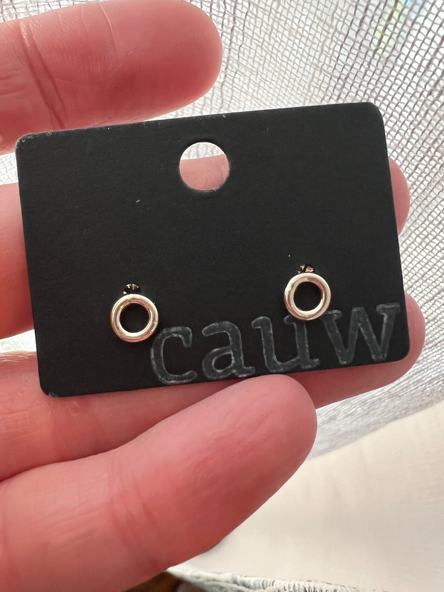 dainty stud earrings