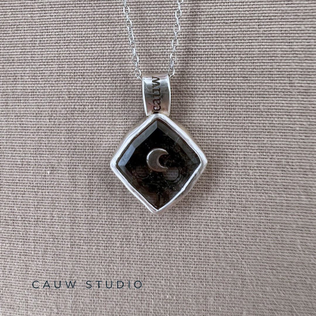 quartz circles necklace