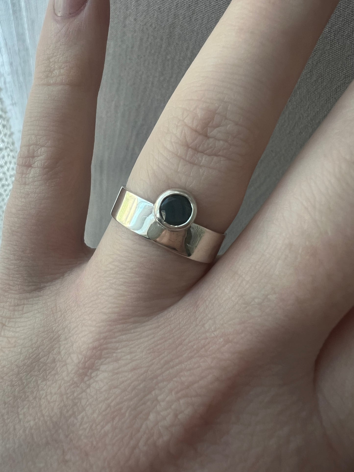 labradorite round cigar half band ring