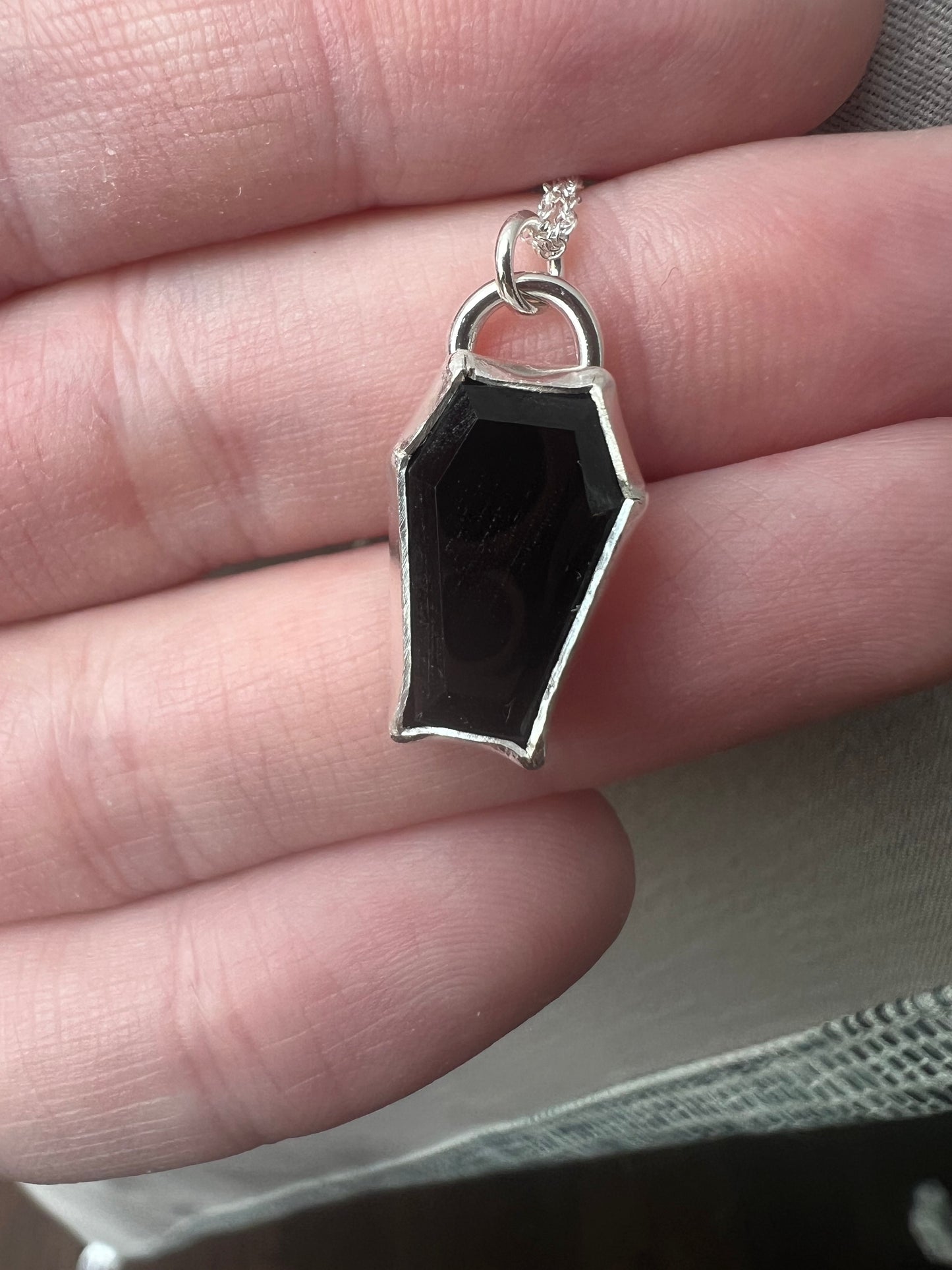 spinel coffin table cut necklace