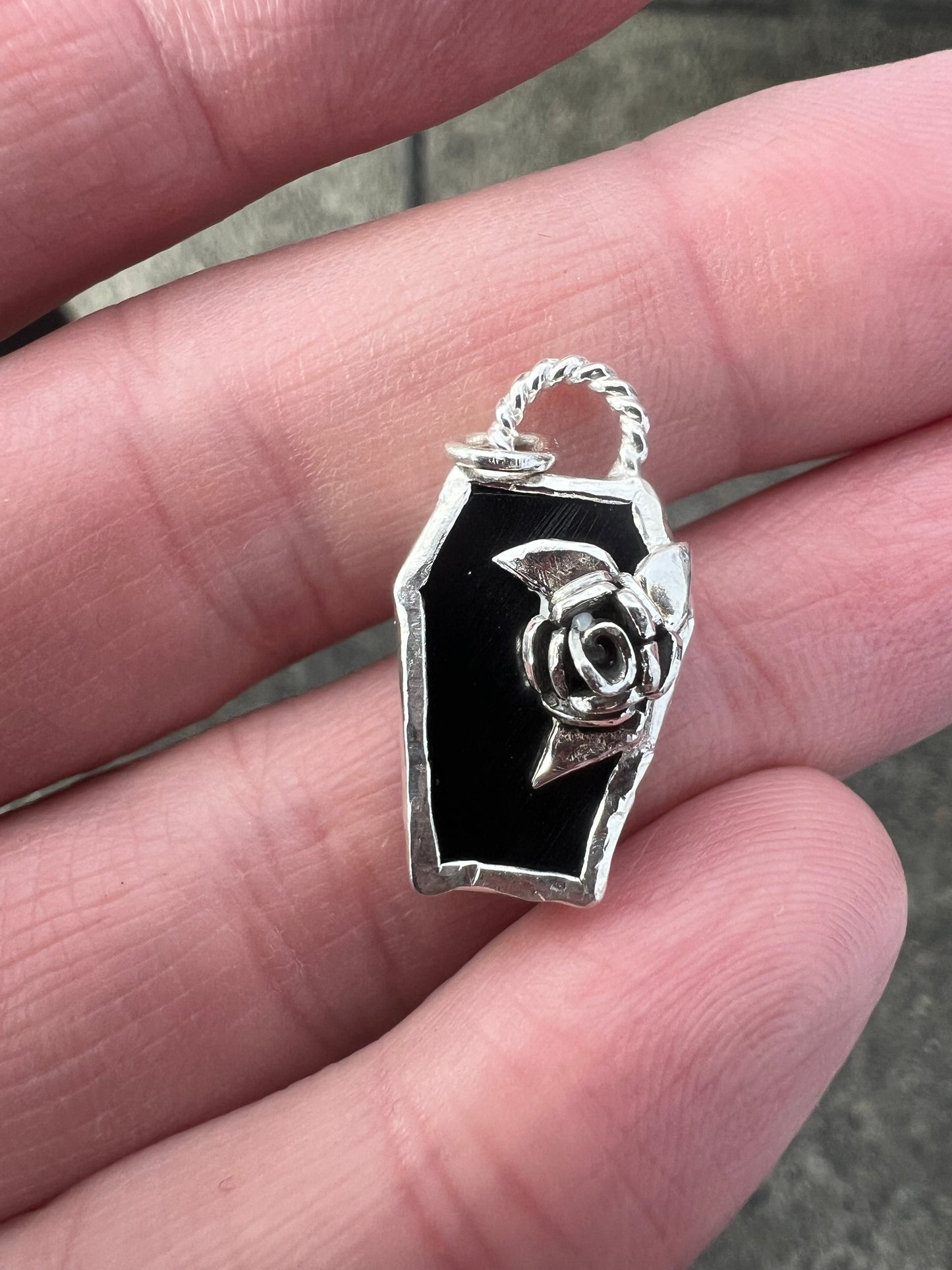 spinel coffin table cut reversible rose necklace