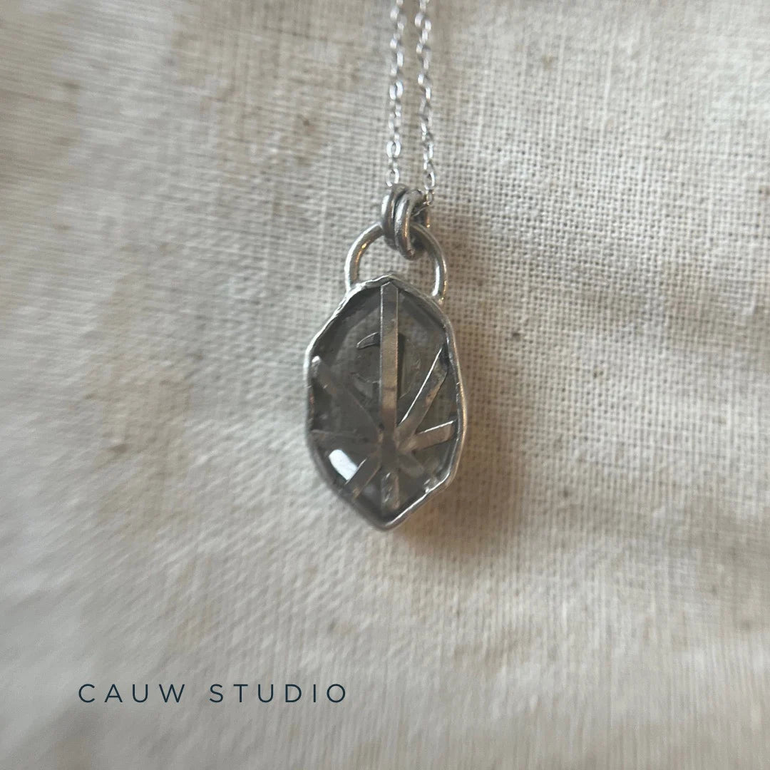 quartz rays necklace
