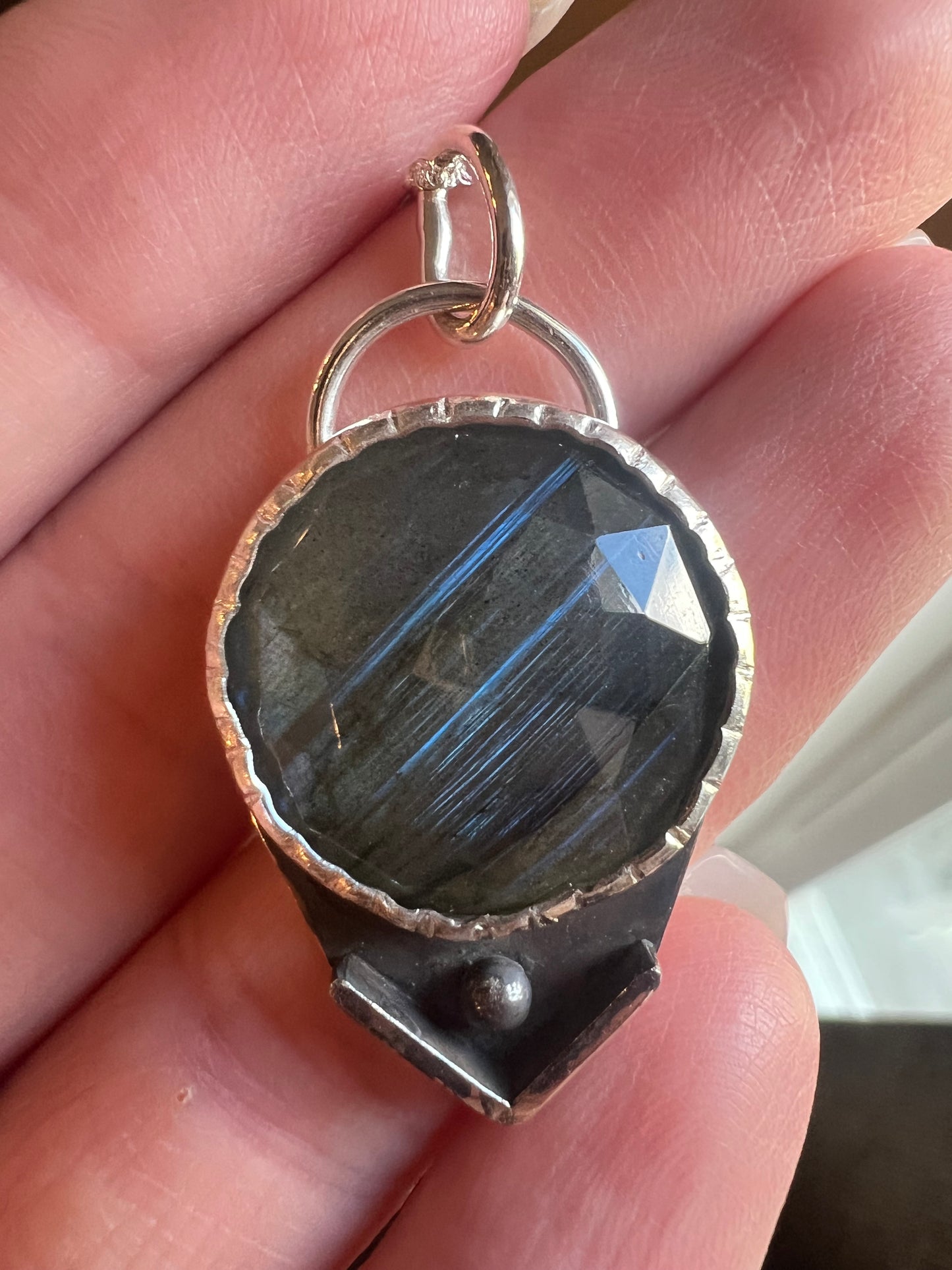 labradorite round necklace