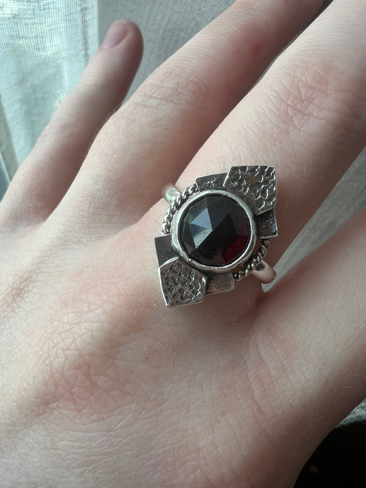 garnet medium bezel decorative ring
