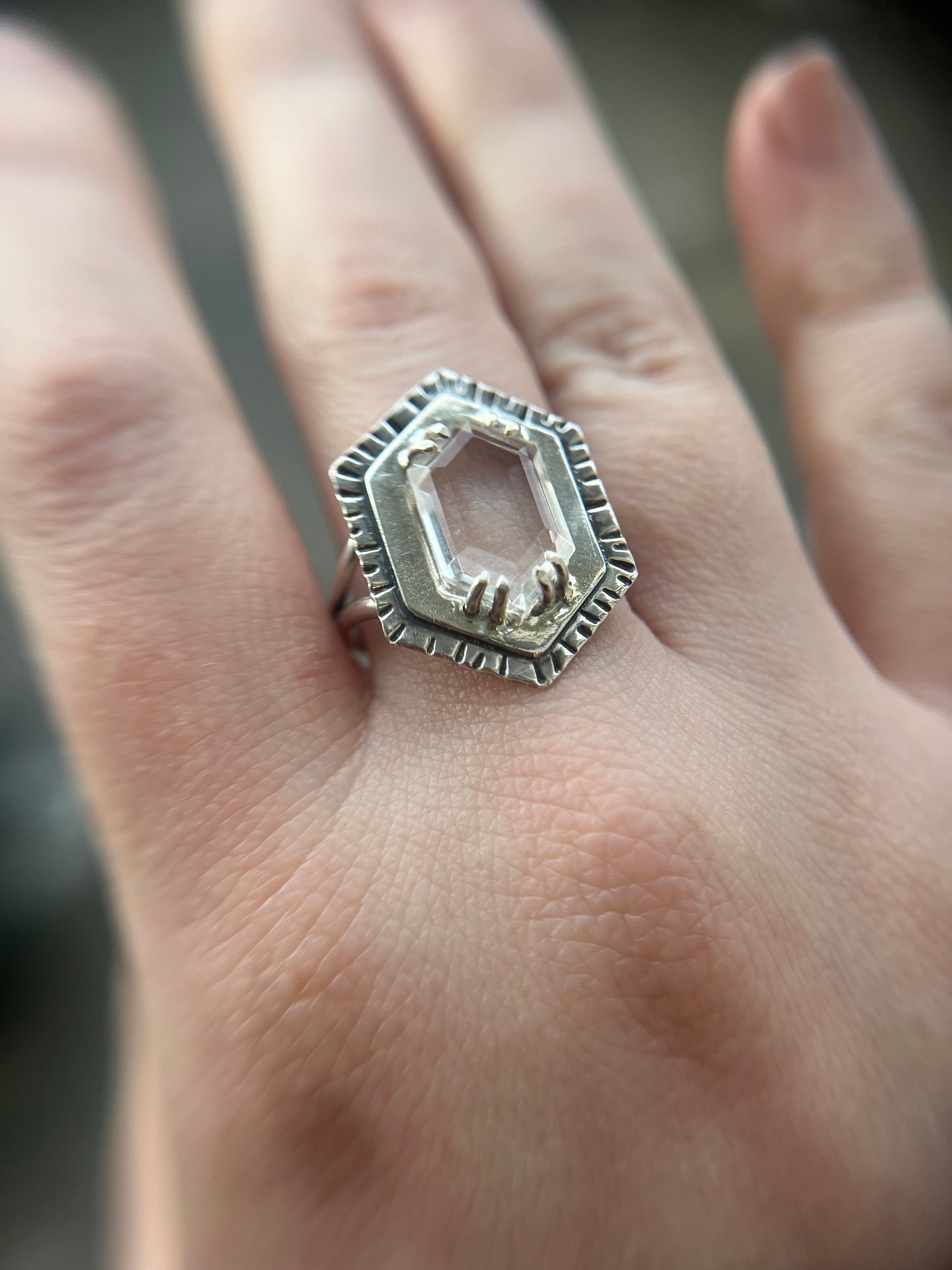 quartz double prong ring