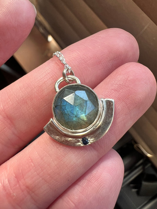 round labradorite necklace