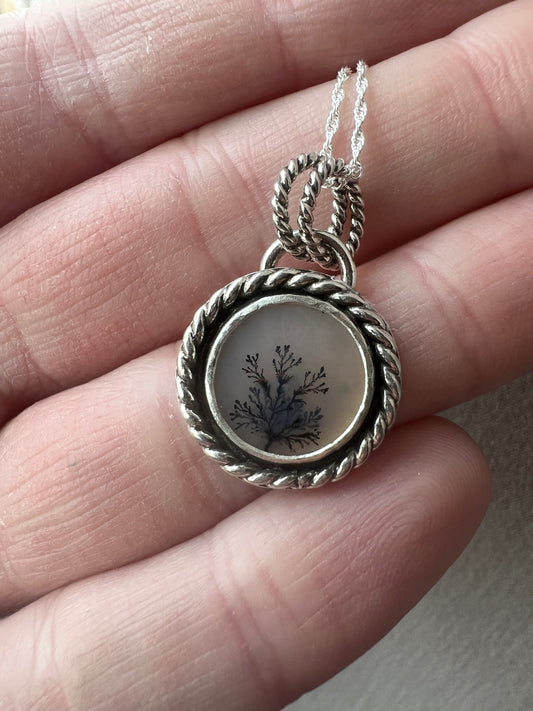dendritic agate round rope necklace