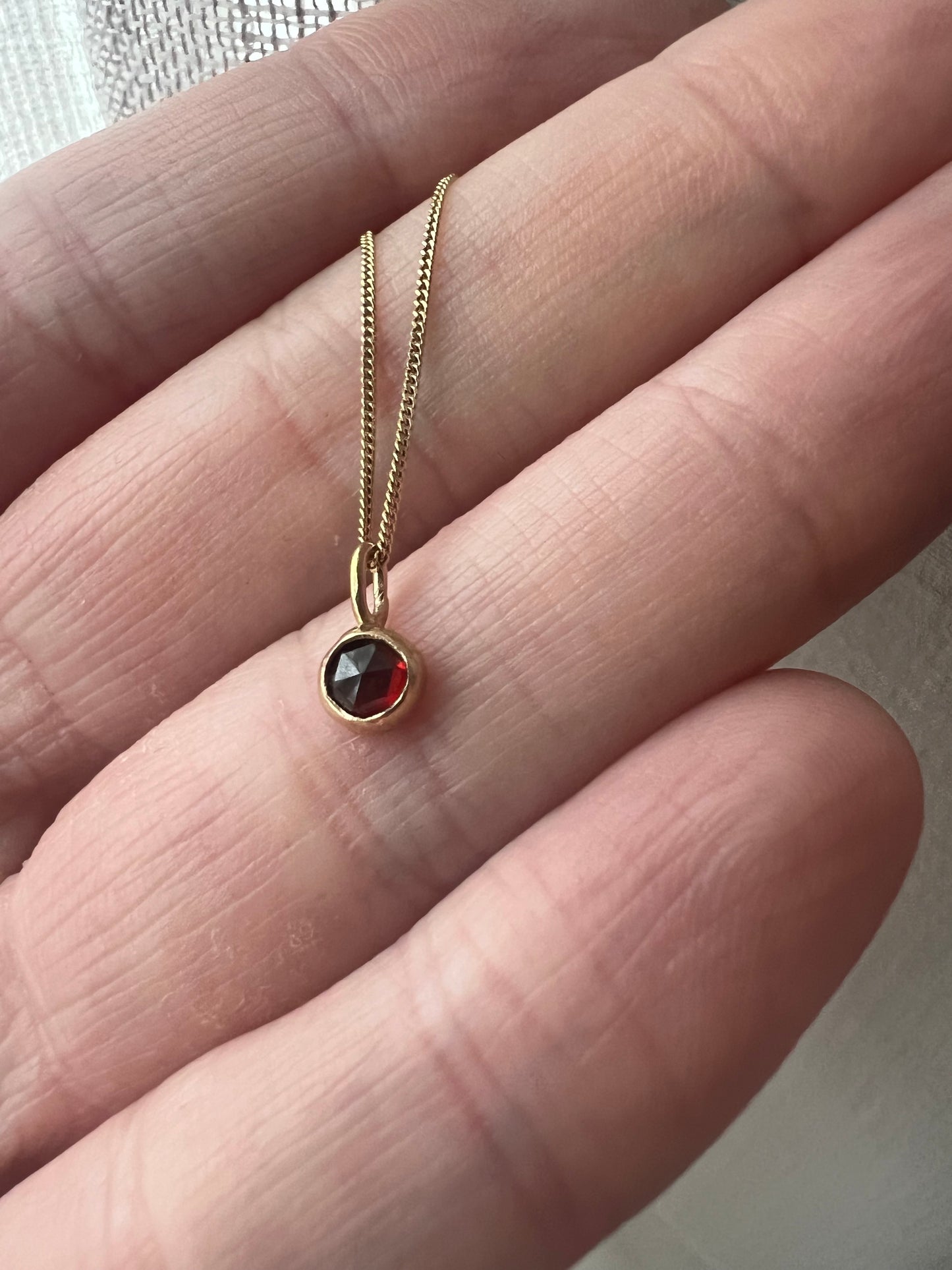 garnet pendant in solid gold | pendant only