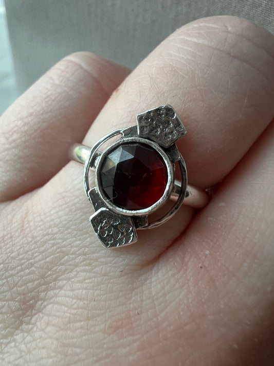 garnet small bezel decorative ring