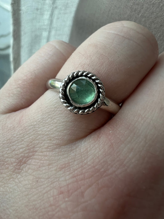 kyanite round rope ring