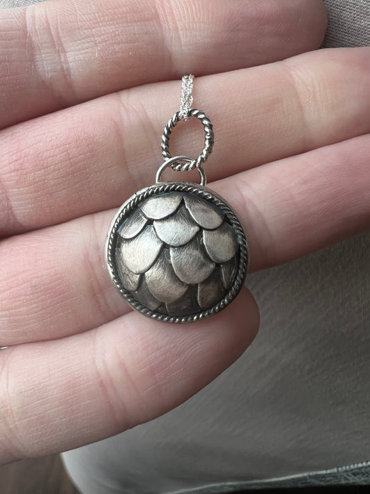 matte scales necklace