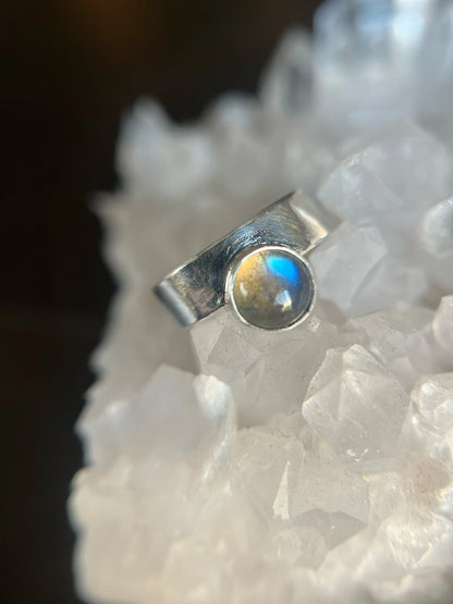 labradorite round cigar half band ring