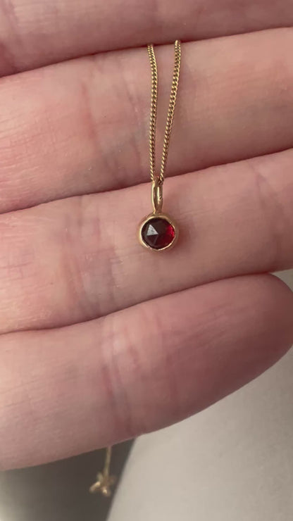 garnet pendant in solid gold | pendant only